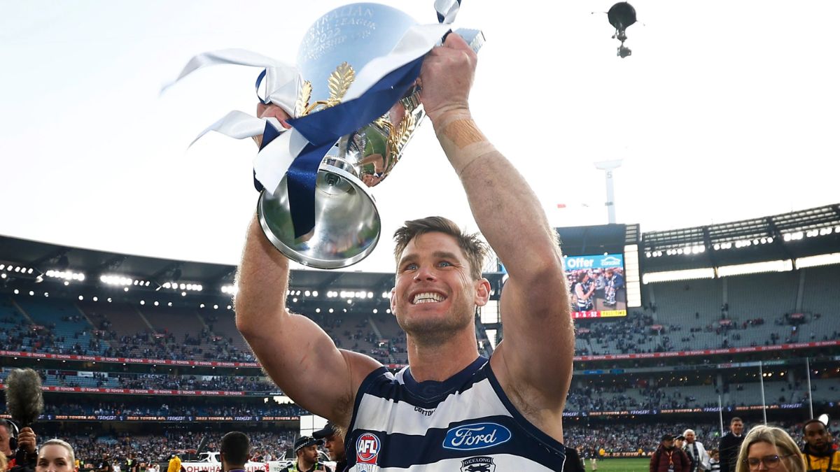 Tom Hawkins Announces Retirement