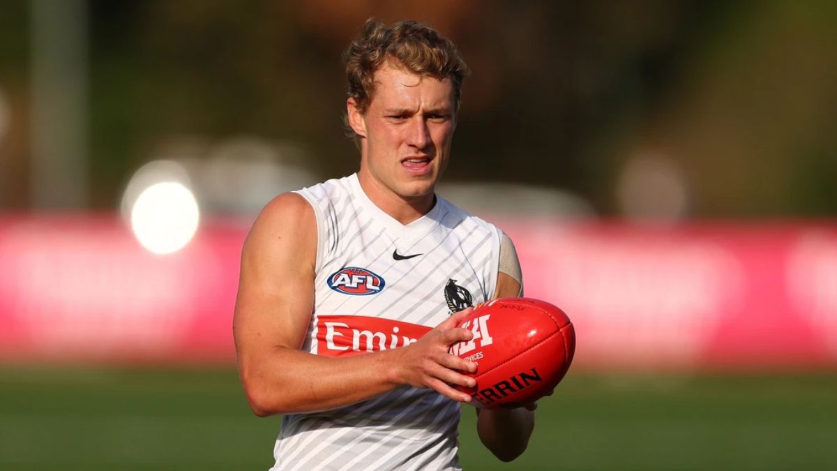 Finlay Macrae Joins West Coast