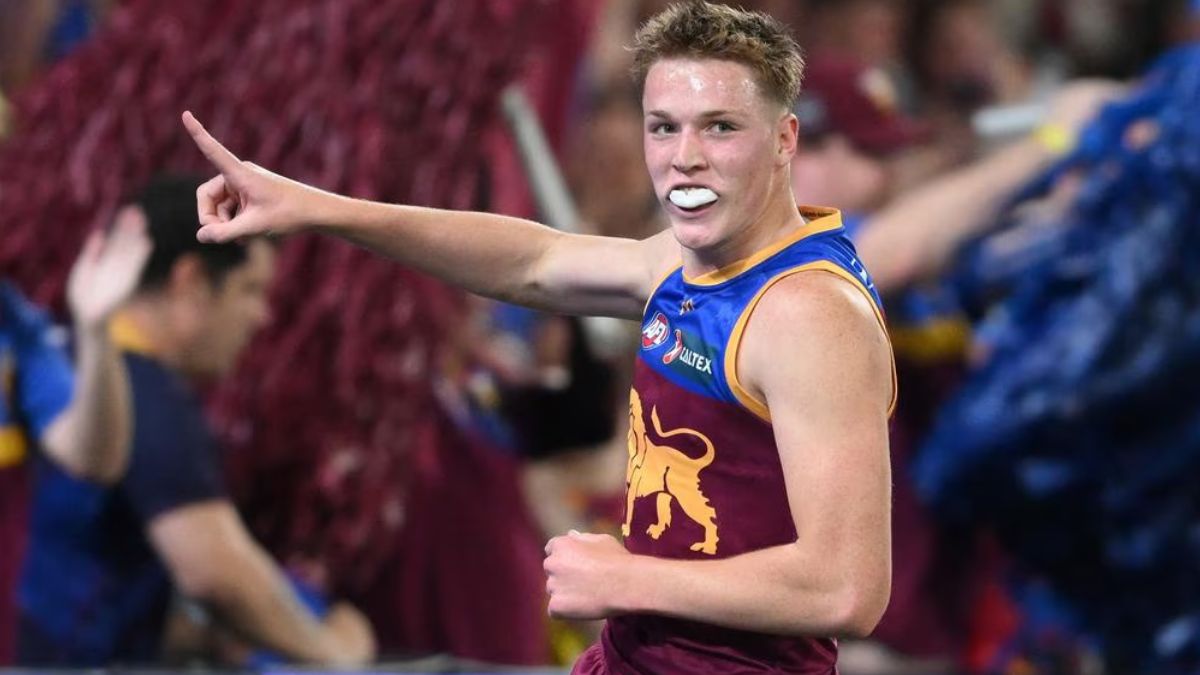 Logan Morris contract news