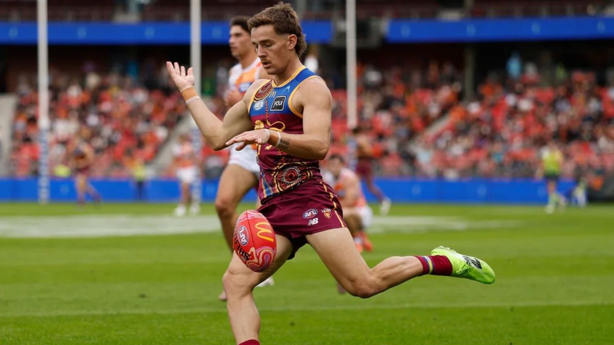 Will McLachlan joins Demons